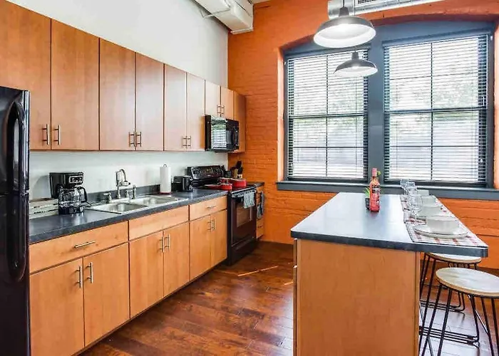 Ny Style Centric Loft With King Bed By Park Av