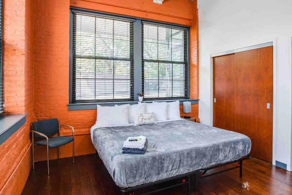 Ny Style Centric Loft With King Bed By Park Av Appartement