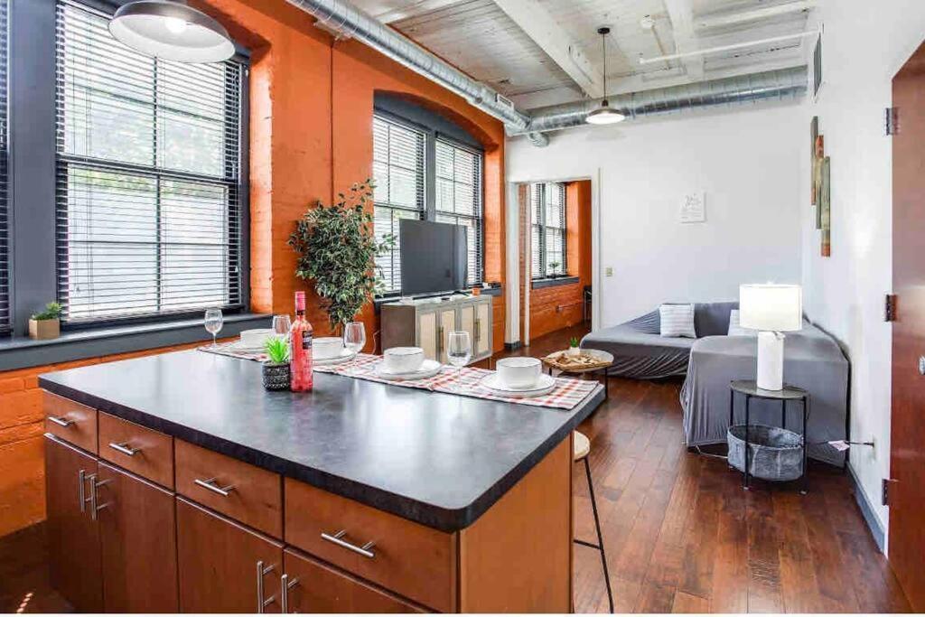 Ny Style Centric Loft With King Bed By Park Av *