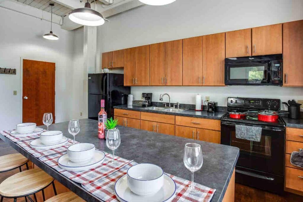 Ny Style Centric Loft With King Bed By Park Av Appartement